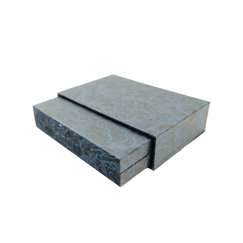 تشيتينر - صندوق طقم متوسط ​​الحجم مغطى بالجلد 13 × 18 سم