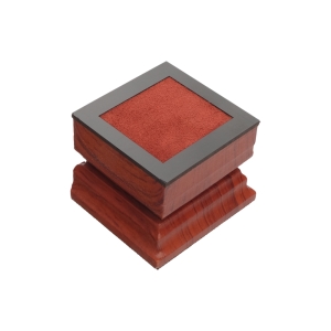 Itil - Деревянная коробка для колец, обтянутая кожей, 6x6см